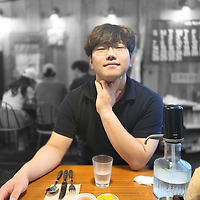 작가 프로필 이미지