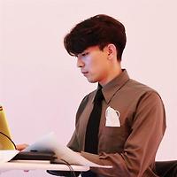 작가 프로필 이미지