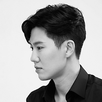 작가 프로필 이미지