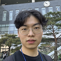 작가 프로필 이미지