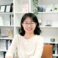 작가 프로필 이미지