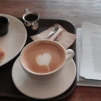 작가 프로필 이미지