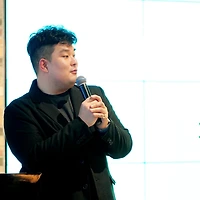 작가 프로필 이미지