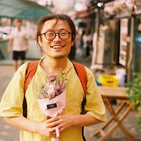 작가 프로필 이미지