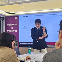 작가 프로필 이미지