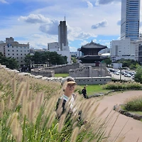 작가 프로필 이미지