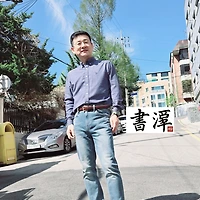 작가 프로필 이미지