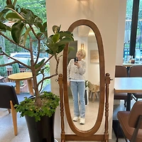 작가 프로필 이미지