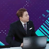 작가 프로필 이미지