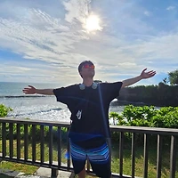 작가 프로필 이미지