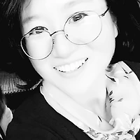 작가 프로필 이미지