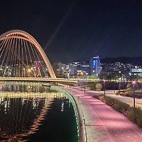 작가 프로필 이미지