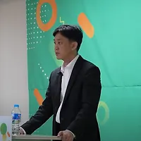 작가 프로필 이미지