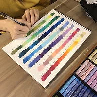 작가 프로필 이미지