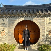 작가 프로필 이미지