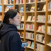 작가 프로필 이미지