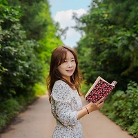 작가 프로필 이미지