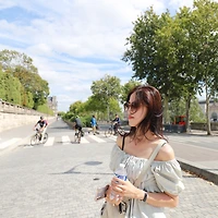 작가 프로필 이미지