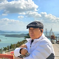 작가 프로필 이미지