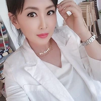 작가 프로필 이미지