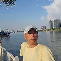 작가 프로필 이미지