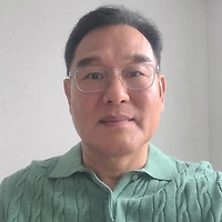 작가 프로필 이미지