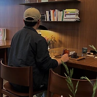 작가 프로필 이미지