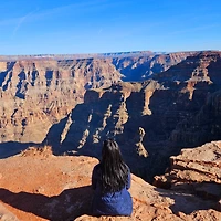 작가 프로필 이미지