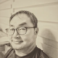 작가 프로필 이미지