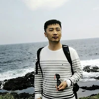 작가 프로필 이미지