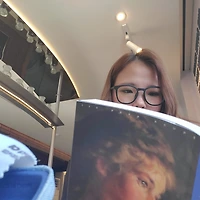 작가 프로필 이미지