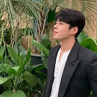 작가 프로필 이미지