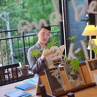 작가 프로필 이미지