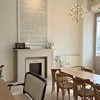 작가 프로필 이미지