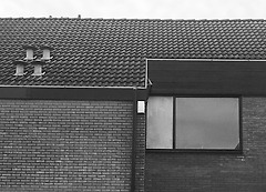 제발 우리 집 창문 좀 고쳐주오.