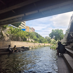 하지 말라는 것 투성인 세상 썸네일