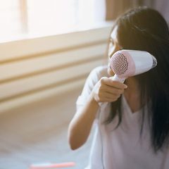 세 식구뿐인데 드라이기까지 세 개일 필요는 없잖아.