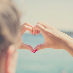 손 모양으로 알아보는 당신의 성격 썸네일