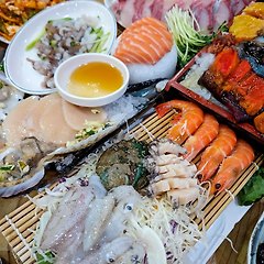 횟집 식사는 섬세한 살결처럼 썸네일