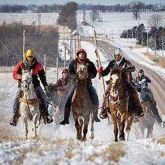 꼬리를 삼킨 뱀: 제국은 어떻게 스스로를 파괴하는가 썸네일