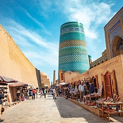 히바, 사막 속 시간이 멈춘 도시 썸네일