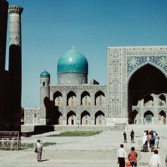 미르지요예프 시대, 10년의 변화를 추적하다 썸네일