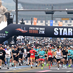 혼자 달리면 속도가 보이고, 함께 달리면 끝이 보인다 썸네일