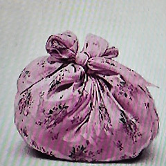 아버지께서 보따리 달랑 매고 대문을 나선다 썸네일