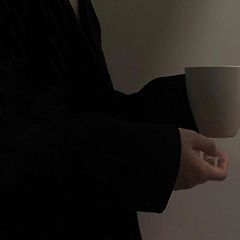 투구를 쓴 아침 썸네일