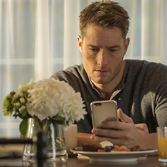 아이가 울고 있어도 자기 밥먹는게 우선인 남편을 썸네일