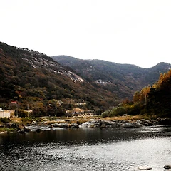 용궐산 하늘길과 요강바위 전설 썸네일
