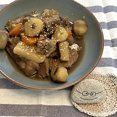 순한 간장 양념으로 돼지(등) 갈비찜 썸네일