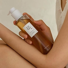 아웃 오브 한국 썸네일