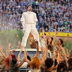 슈퍼볼 하프타임쇼, 배드머니의 거대한 문화적 시위 썸네일